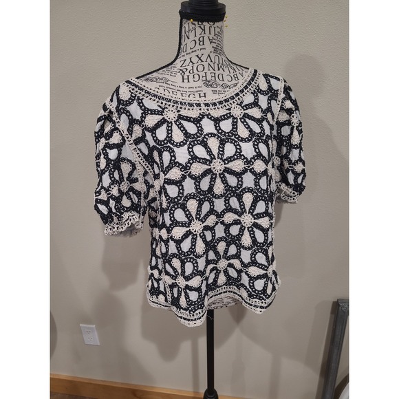 Solitaire Women SZ S relaxed fit black cream crochet lace puffy sleeve top boho - Picture 1 of 11